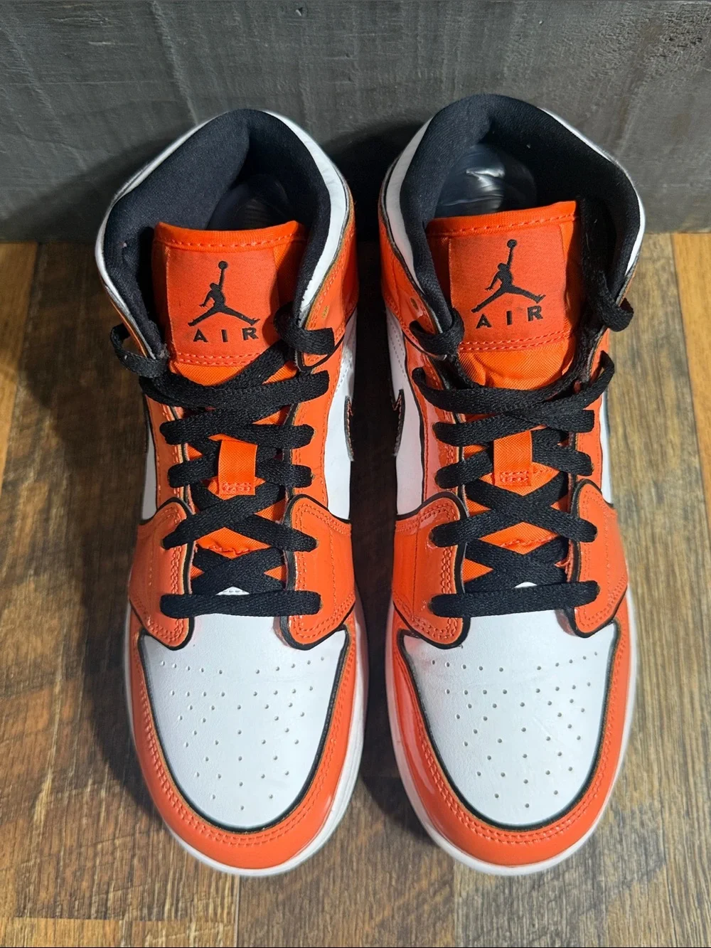 Air Jordan 1 Mid SE Turf Orange Patent BQ6931-802 7Y Women’s 8.5